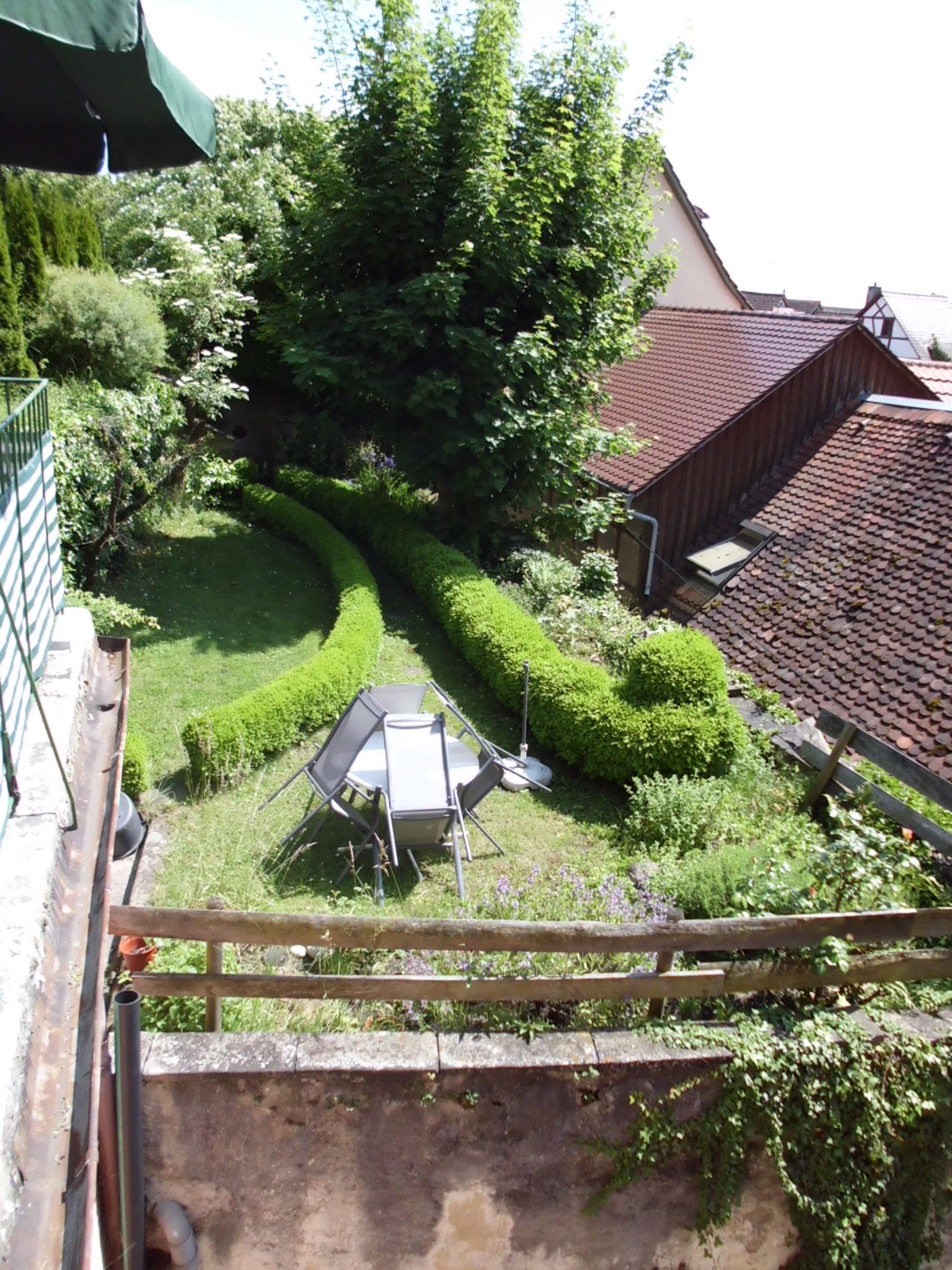 Vom Schlafzimmer OG Blick in den Garten